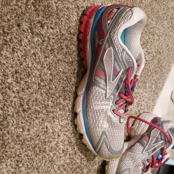 AUTHENTIC Brooks Ravenna Tennis Shoes - Picture 2 of 5